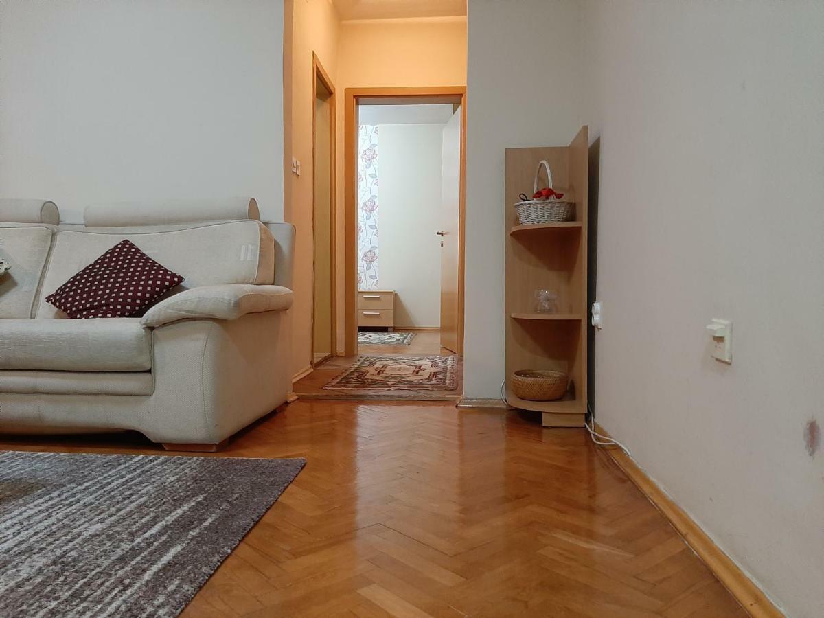 Square Exclusive Apartment 3N سكوبجي المظهر الخارجي الصورة